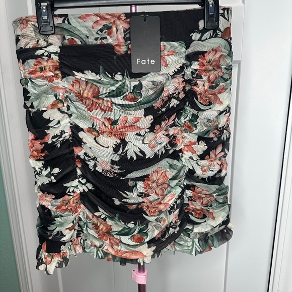 Forte NWT LARGE skirt - Picture 2 of 4